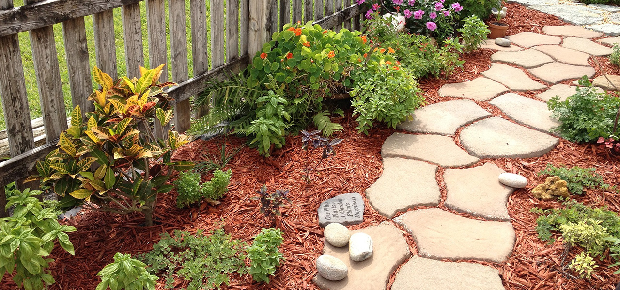 reasons to use mulch | LaBahn's Landscaping, San Diego